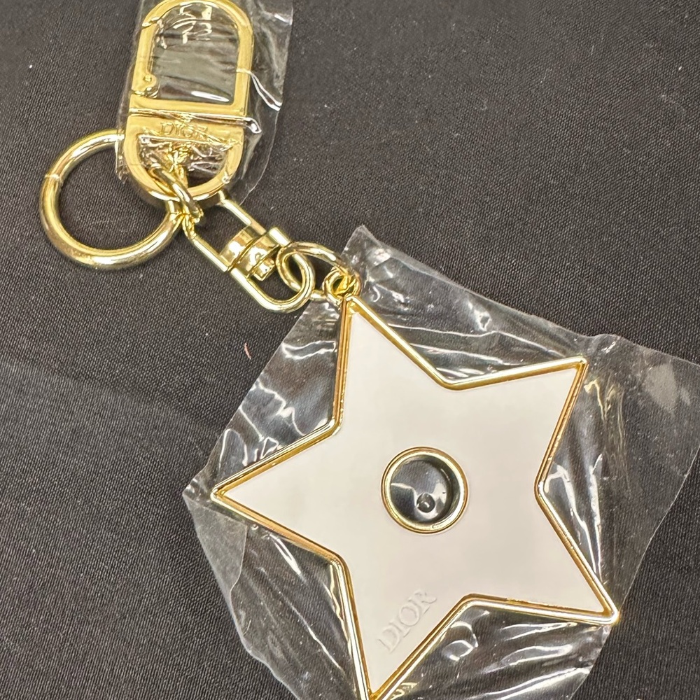Dior Star Keychain / Bag Charm in White with Gold-Tone Trim LIMITED ADDITION - Picture 3 of 4